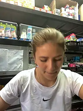 Andrea_19blonde live