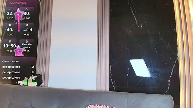 Caroline_foster1 live