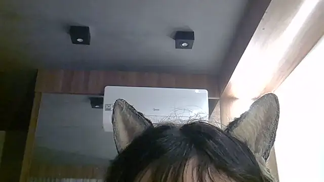 SkinnyKitten live