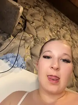 LittleChaosQueen live