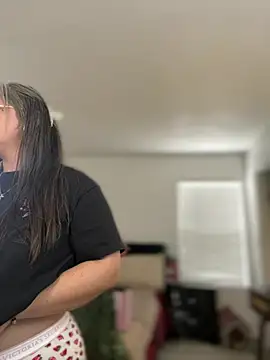 Alix_Valentine live