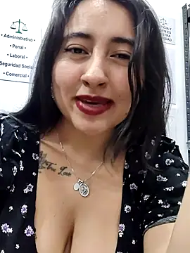 _Sarah-Office1 live