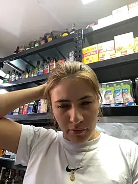 Andrea_19blonde live