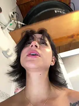 Ale_Lewis live