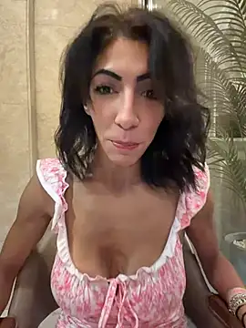 Yasmiinee live