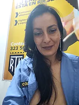 ALEJANDRA__28 live