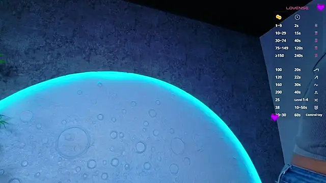 ReinaChloe live
