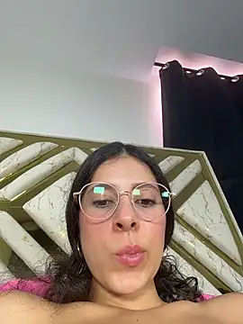 lovelygirlEva live