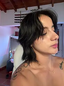 Ale_Lewis live