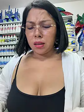 ISABELLA__LUNA live