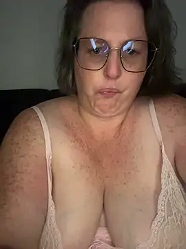 bea_french_curvy live