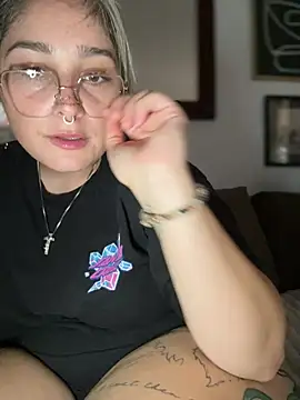 Alix_Valentine live