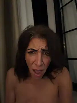 Yasmiinee live