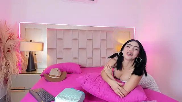 Miaa_Millerss live