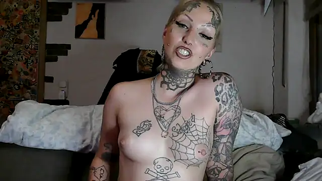 RoxxyInk live