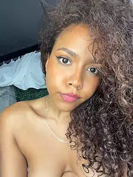 CurlyOopsieXXX live