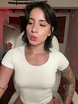 Ale_Lewis live