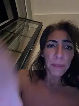Yasmiinee live