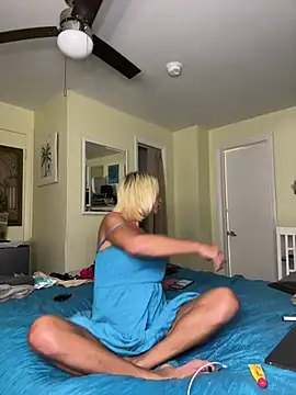TiffaneyLove live