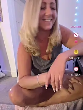 FoxyMillie live