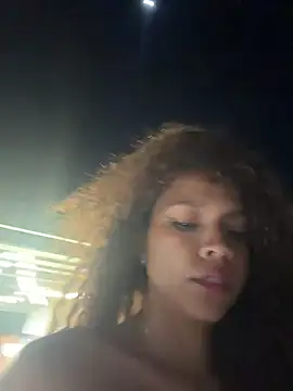 CurlyOopsieXXX live