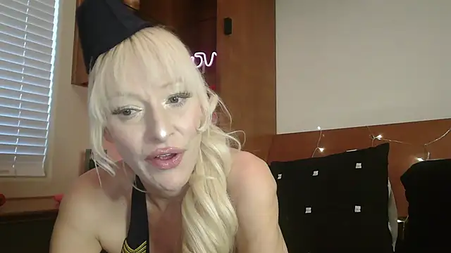 blondebaddiesummer40 live