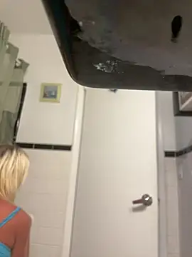 TiffaneyLove live