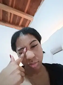 Zaira_Rose_ live