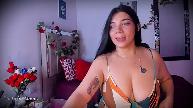 victoriaasaenz_ live