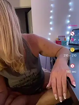 FoxyMillie live