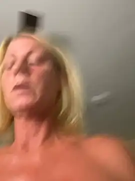 TiffaneyLove live