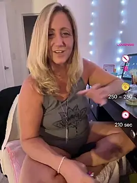 FoxyMillie live