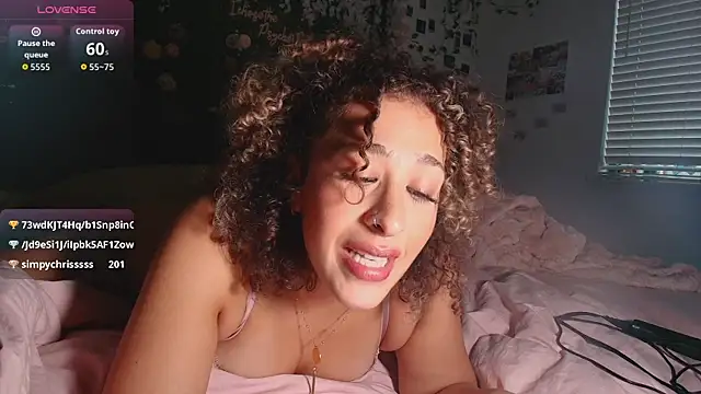 LyraCovee live
