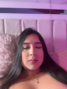 Emiily_Moore1 live