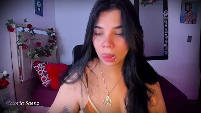 victoriaasaenz_ live