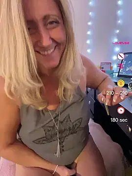 FoxyMillie live