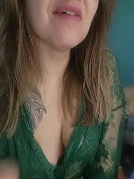 NicolePearl live