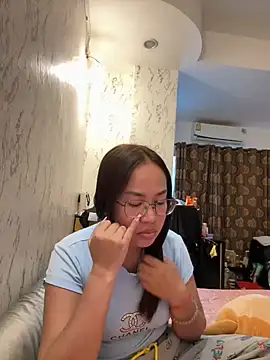 Ponthip live