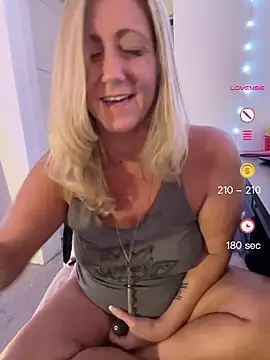 FoxyMillie live