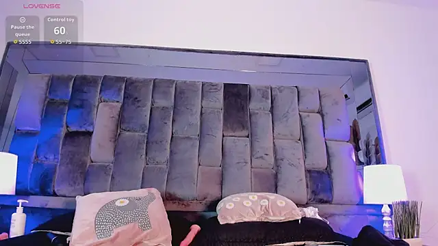 Ashly_bloom_ live