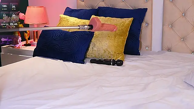 caroline_adams_ live
