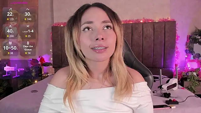LanaMills_ live