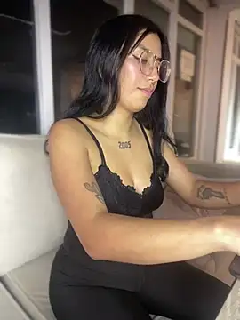 GabyLopez_Pink live