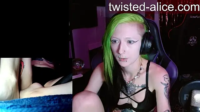 Twisted_Alice live