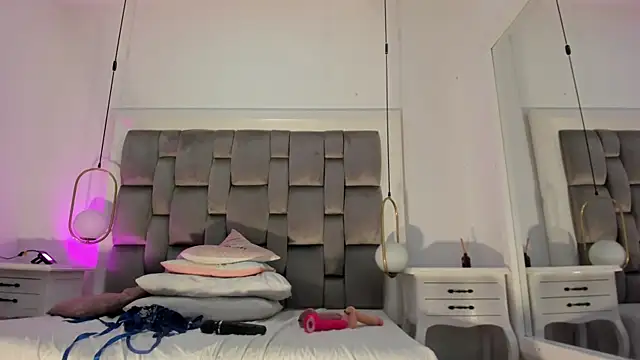 OnlyGia live