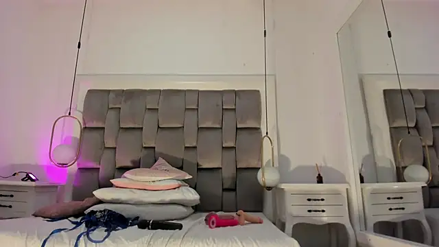 OnlyGia live