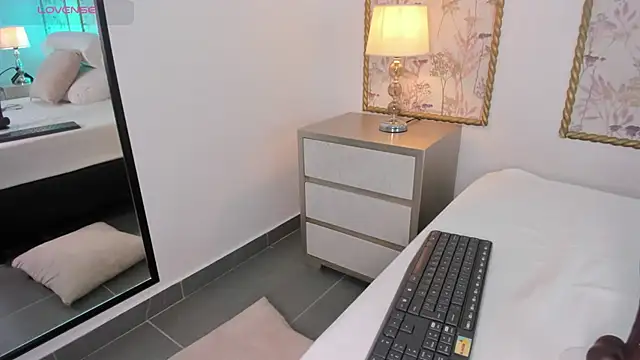mia_collins96 live