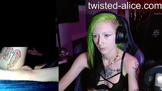Twisted_Alice live