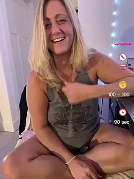 FoxyMillie live
