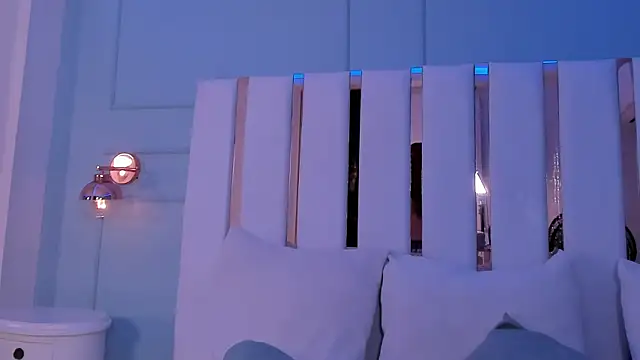 mae_lyra live